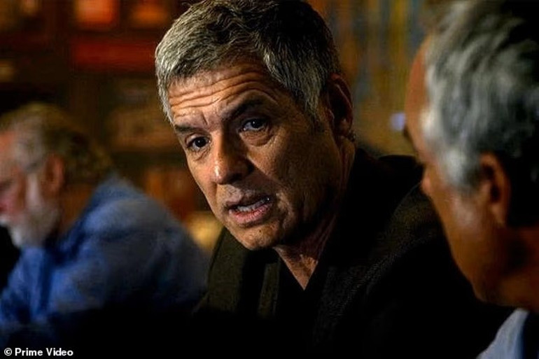 Yıllardır polisiye dizilerde oynuyordu… 65 yaşındaki usta oyuncu gerçekten polis olacak