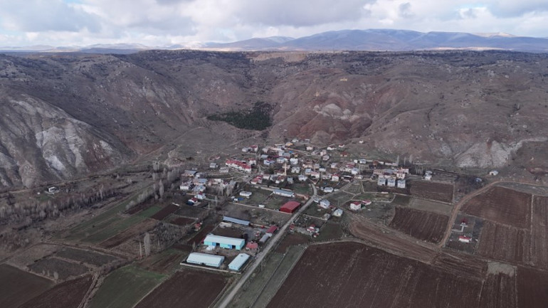 Bunun üzüntüsü ile kahroluyorduk Sivaslı iki arkadaş köyünde imkansızı başardı... Her birine köylülerin adını verdiler