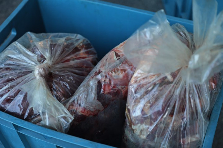 Gıda güvenliği umurlarında değil Otogarda pes dedirten manzara: Otobüsün bagajında getirdiler