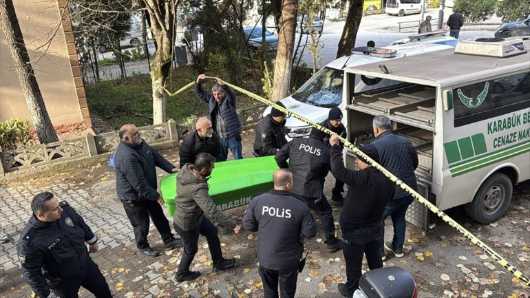 Üniversite öğrencisi yolda ölü bulundu