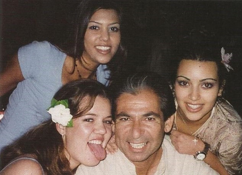 Sosyetik arkadaşının asistanlığını yaparken serveti iki milyara ulaştı… Şimdi de nasıl zengin olunur dersi veriyor