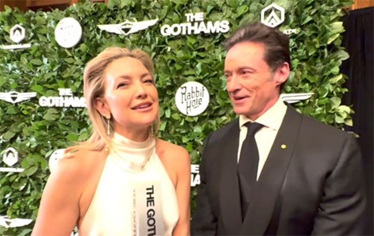 Aslında ikisi de başkalarına aşık... Role fazla kapılmışlar... Kendimizi gerçekten evli bir çift sandık