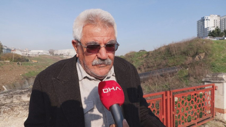 Rengi kırmızıya döndü İstanbulda tepki çeken görüntü ve koku