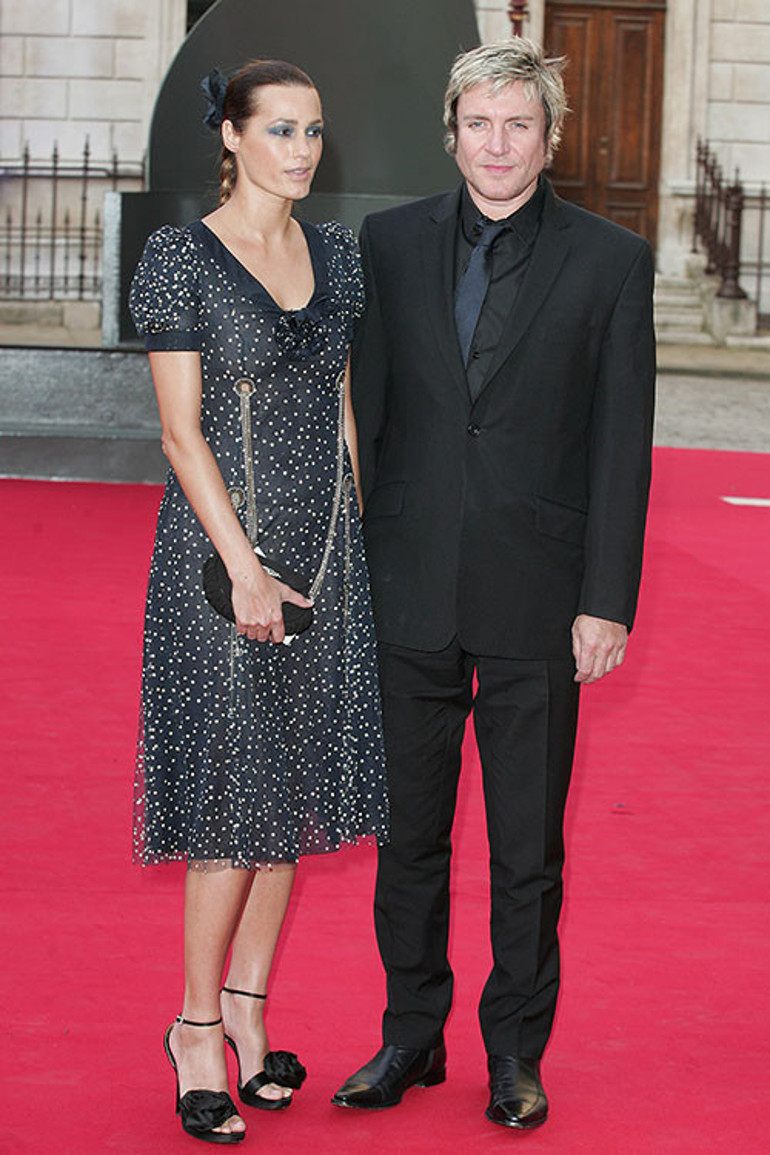 Önce fotoğrafını görüp güzelliğine vuruldu .. Sonra onu evinin ve kalbinin sultanı yaptı... 40 yıllık evli ünlü çiftin yeni torun sevinci