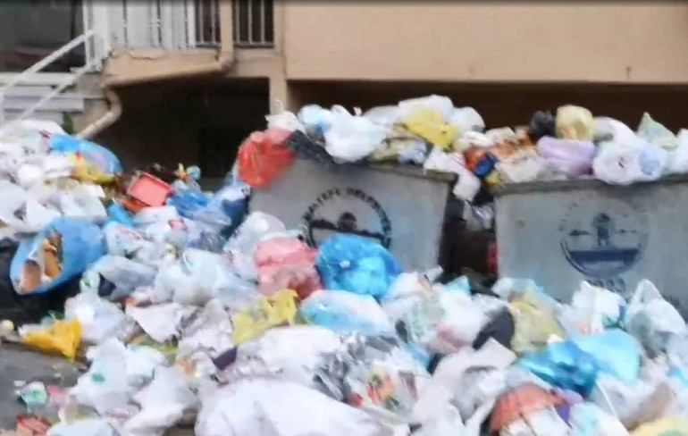Vatandaşların şikayet ettiği çöpler