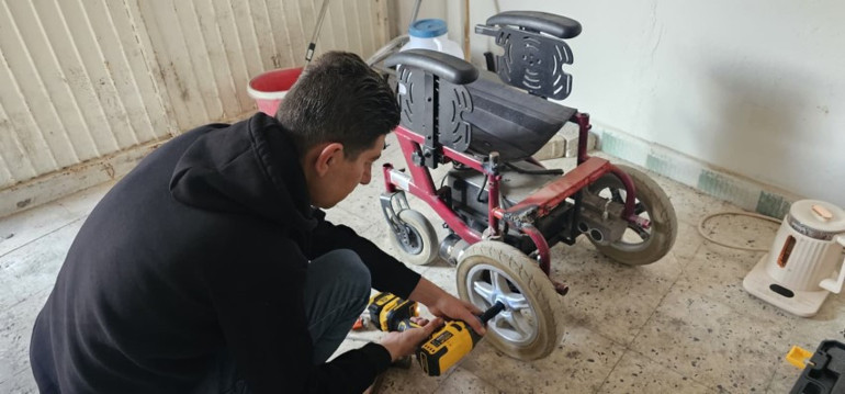 Engelli vatandaşlara ücretsiz hizmet veriyordu... Fedakar tamirciye ücretsiz dükkan tahsis edildi