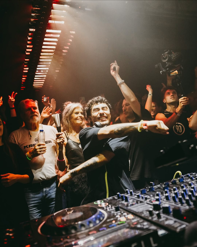 Konser konser gezeceğiz