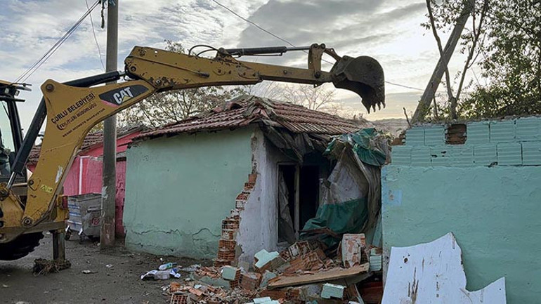  Polisler sabah saatlerinde giriş yaptı