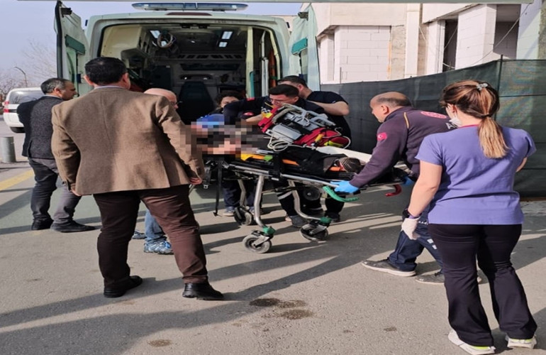 Büro personeli olarak görev yaptığı üniversitede 2nci kattan düşen Selda yaşamını yitirdi