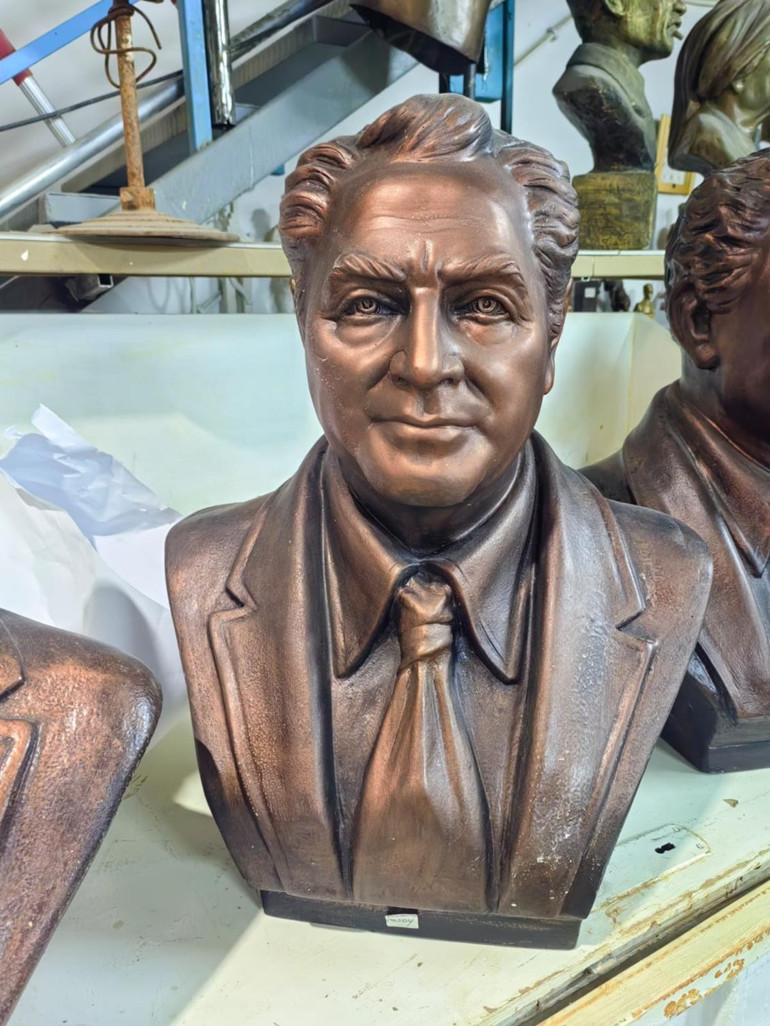 Para için değil sanat için