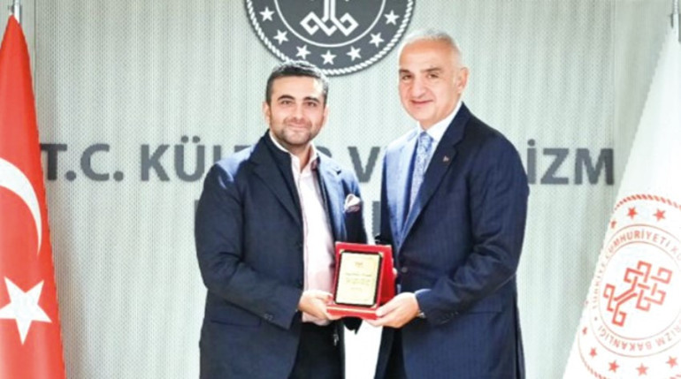 Olivia’yı torunlarından ayırmıyor