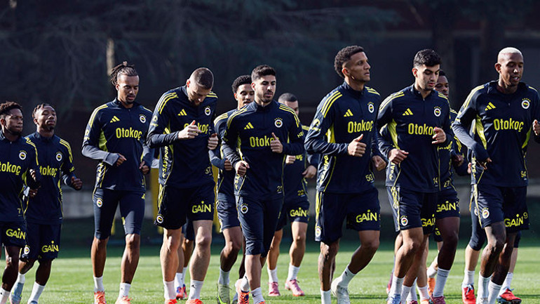 Fenerbahçe ile RAMS Başakşehir ligde 35. randevuda