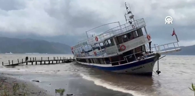 Çok kuvvetli yağış geliyor Meteoroloji saat verdi: Su baskını, yıldırım, dolu uyarısı | İşte sağanak yağış beklenen 65 il