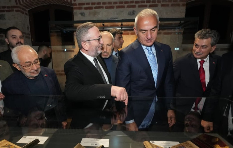 700 yıllık yazma eserler İstanbul’da bir araya geldi