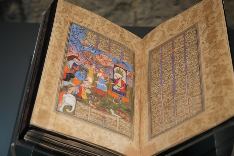 700 yıllık yazma eserler İstanbul’da bir araya geldi