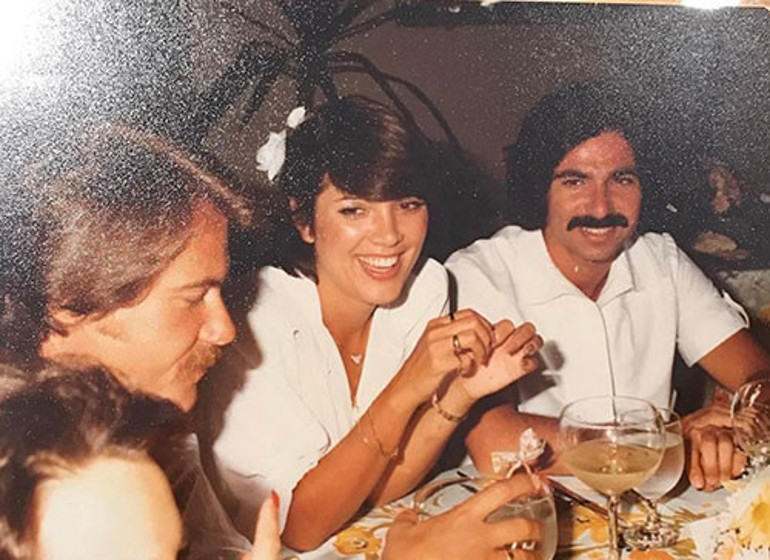 Servetim bitecek diye hiç korkmuyor... Güzelleşmek için avuç avuç para harcıyor: Yüzümdeki tek doğal şey burnum