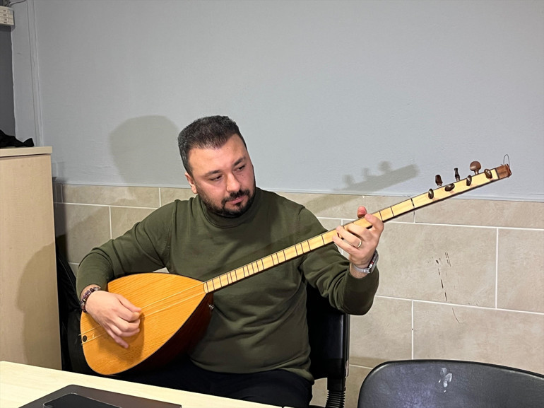 Düğünlerinde söyledikleri şarkı viral olunca başlarına bela oldu Ankaralı Coşkun, İzmirli çifte 300 bin liralık dava açtı