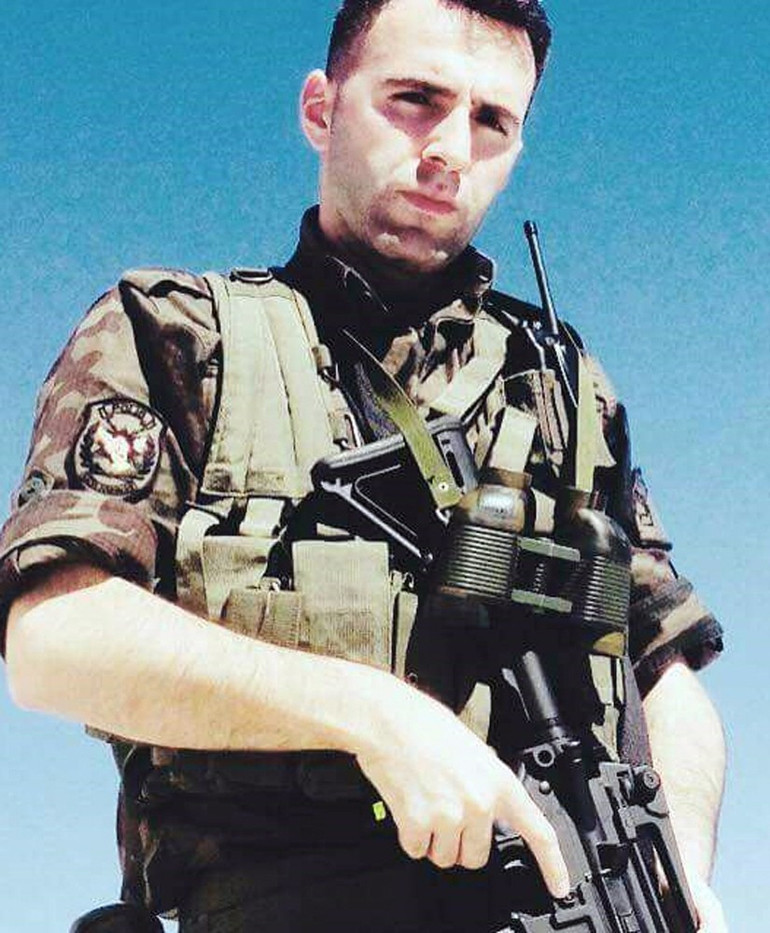 Bursa’da şehit babasının evi yandı