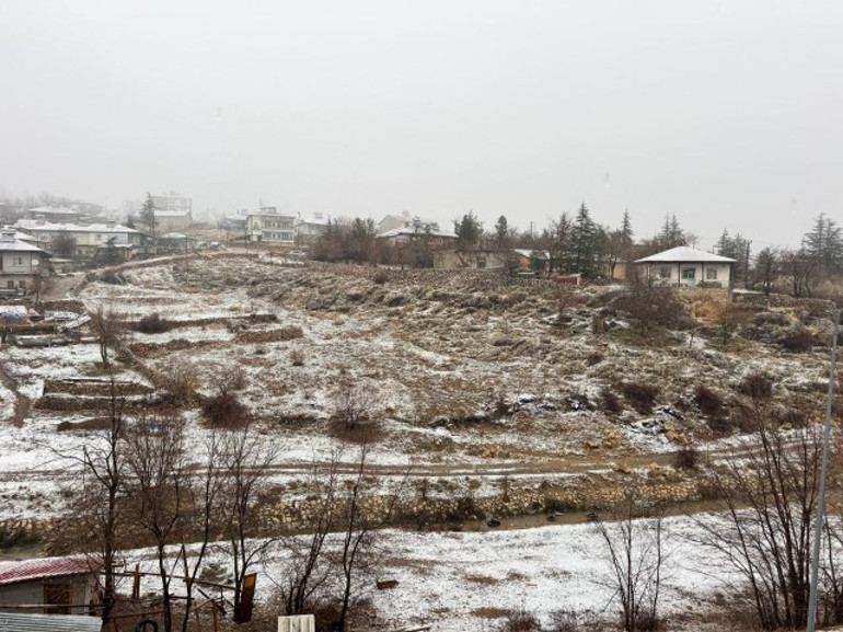 Meteoroloji uyarmıştı Kış başladı... Buralara mevsimin ilk karı düştü