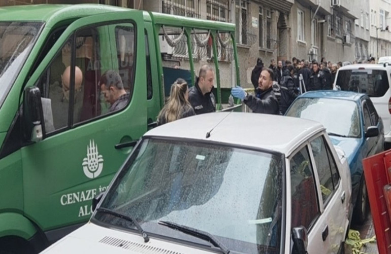 Zeytinburnunda taksici evine gittiği sırada bıçaklanarak öldürüldü