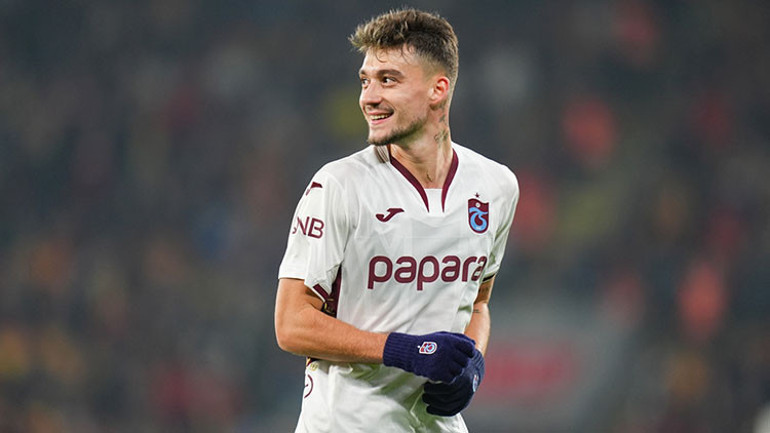 Trabzonspordan Ernest Muçi fırtınası: Seriye bağladı, 15 yıl sonra bir ilke imza attı