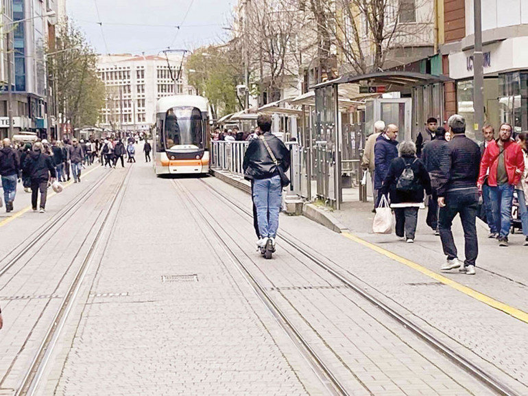 Scooterlar artık her yere giremeyecek... Yeni düzenleme kazaları önleyebilecek mi