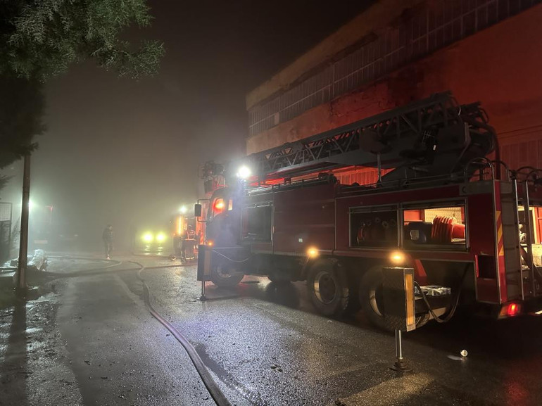 Uşakta fabrikada yangın