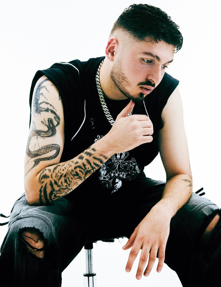 Açıklamalar peş peşe geldi Sahnelere ara verdiler