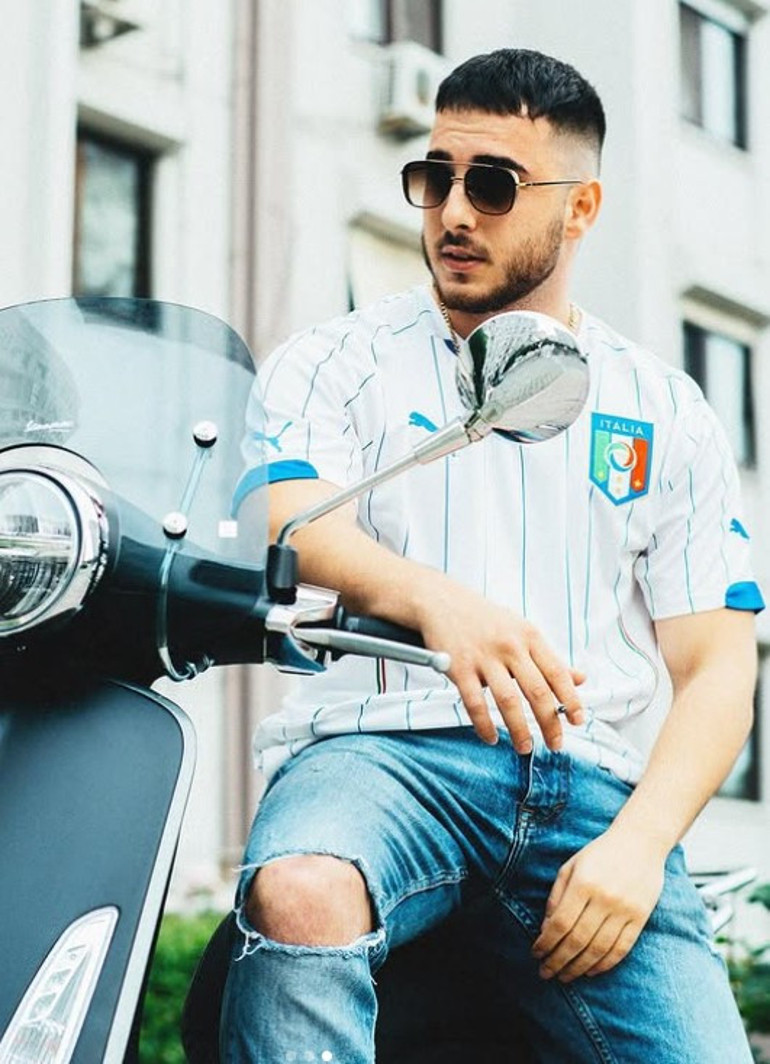 Açıklamalar peş peşe geldi Sahnelere ara verdiler