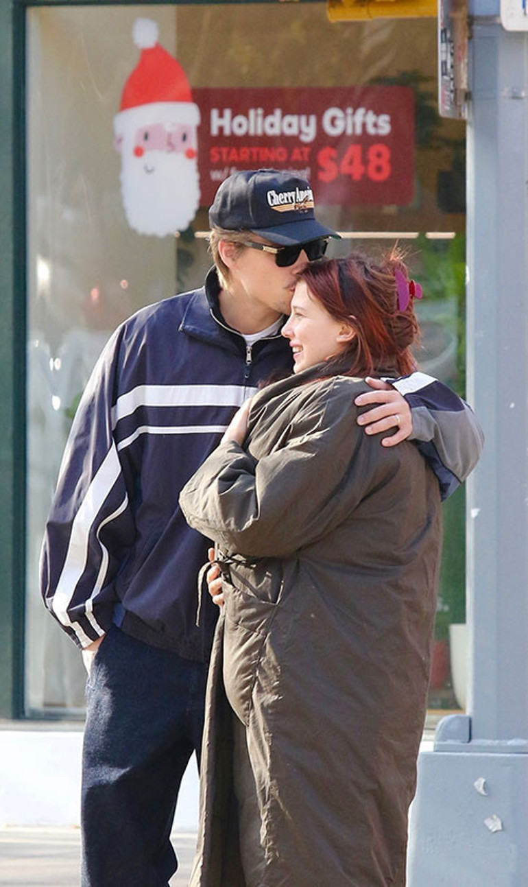 Daha kendileri çocuk sayılır... Bir de çocuk büyütüyorlar... Bu gidişle torunlarının bebeğini bile görürler