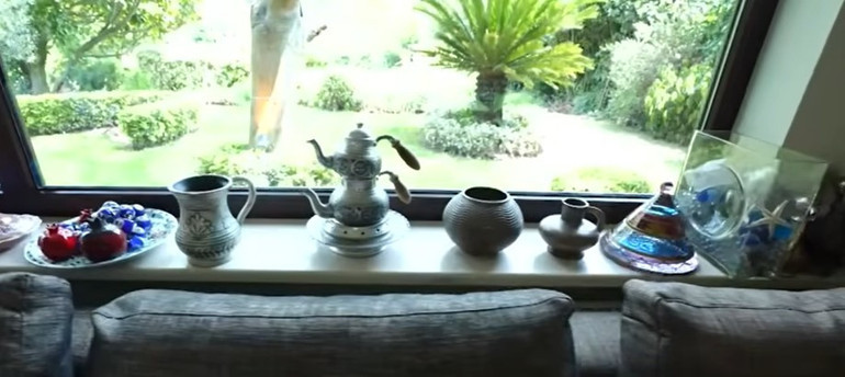 Every shade of green is in this garden... Here is the magnificent house of Sahrap Soysal