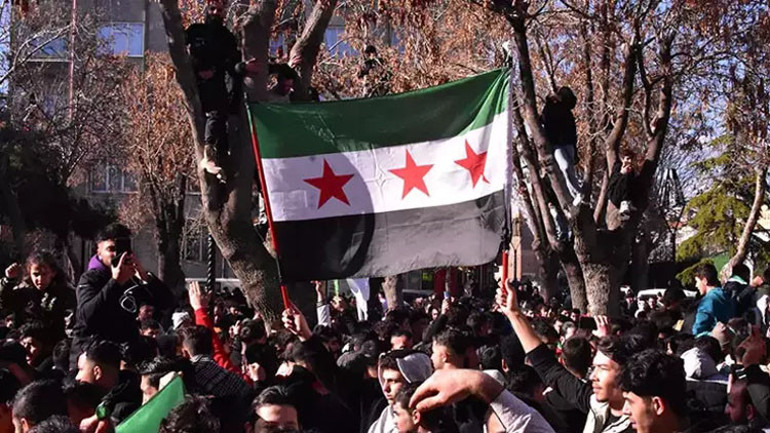  61 yıllık Baas devri sona erdi... Özgür Suriyede 1 yılda ne oldu