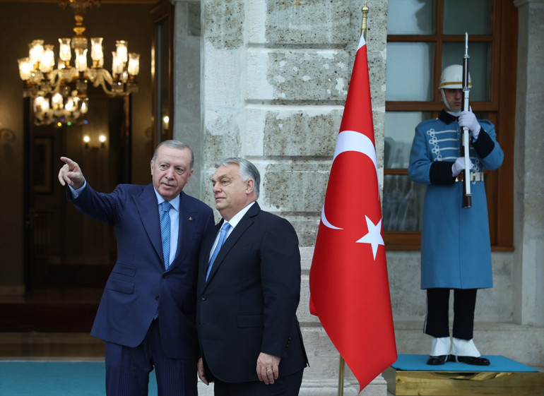 Cumhurbaşkanı Erdoğan, Macaristan Başbakanı Orbanı resmi törenle karşıladı