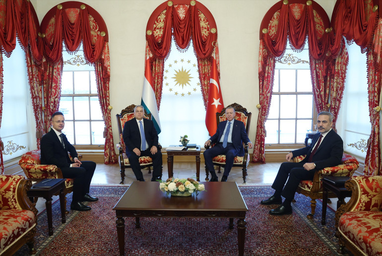 Cumhurbaşkanı Erdoğan, Macaristan Başbakanı Orbanı resmi törenle karşıladı