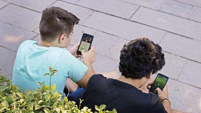 Hepimiz risk altındayız… Kontrolsüz sosyal medya kullanımı ‘Beyin çürümesi’ni tetikliyor