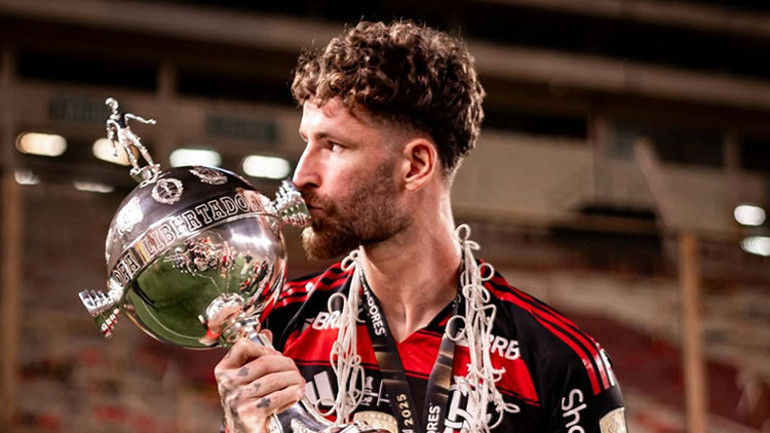 Fenerbahçe ve Galatasarayın transferde savunma düellosu