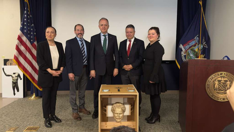 Boubonun kayıp imparatoru Türkiyeye dönüyor