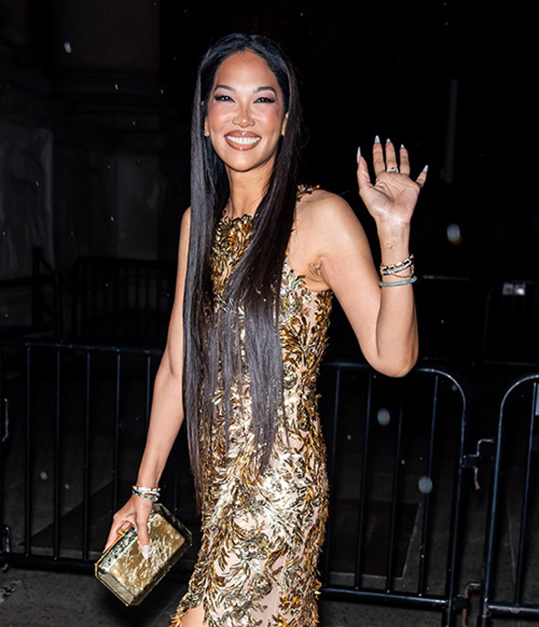 Onu 44 yaş büyük zenginle öpüşürken görünce kahrolmuştu... Kızımın peşine yaşlı bir avcı düştü