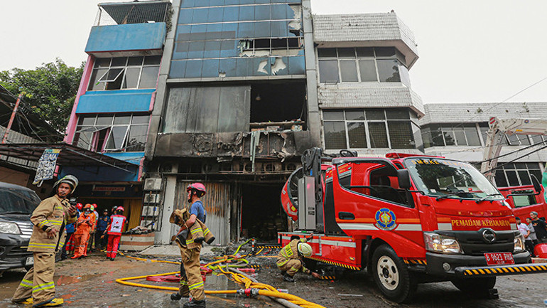 Endonezyada dron şirketinin binası alevler içinde kaldı