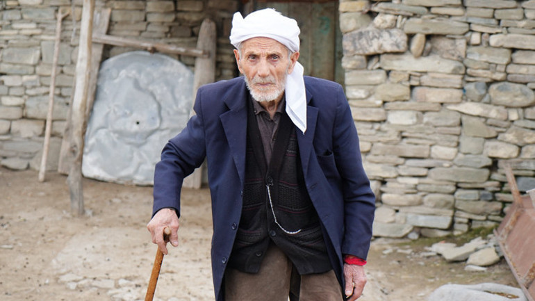 Sadece gofret ve çayla nasıl bu kadar yaşadı... 85’lik Rüstem Dede’yi uzmanına sorduk