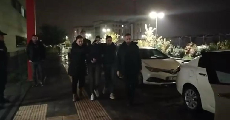 Son dakika haberi: Şarkıcı Güllünün ölümünde yeni gelişme Kızı Tuğyan Gülter ve 2 kişi gözaltına alındı