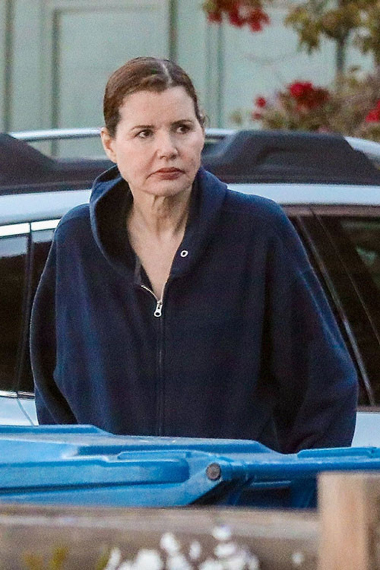 Güzelliğiyle nefes kesti, en yakışıklı erkeği öptü... Ama şimdi kim inanır çok ünlü olduğuna... Yanından geçenler bile tanıyamadı