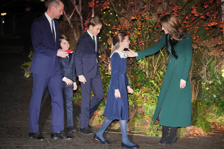 Arkadaşının kulağına eğilip ‘Bana en çok benzeyen çocuğum’ demişti… Anne oğulun bakışları kalpleri eritti