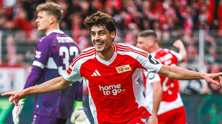  Fenerbahçenin stoper takviyesi Beşiktaşa yarayabilir