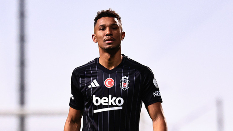  Fenerbahçenin stoper takviyesi Beşiktaşa yarayabilir