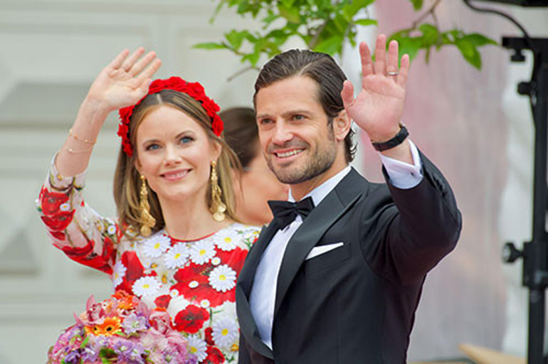 İç çamaşırı tanıttı İşletme okudu dediler... Ünlü gelinin adı da taciz skandalında: Oyunculuk dersleri al, parası benden