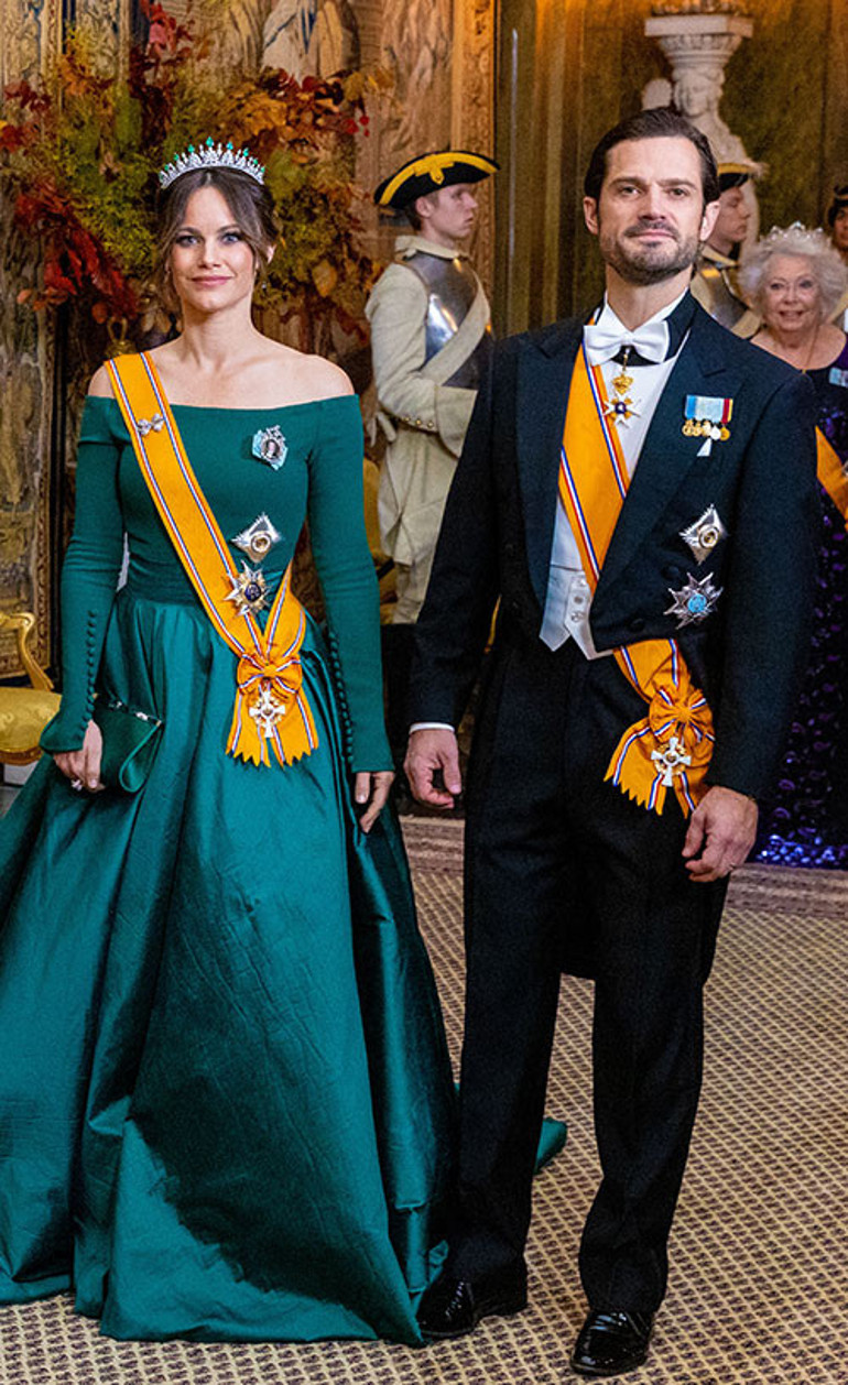 İç çamaşırı tanıttı İşletme okudu dediler... Ünlü gelinin adı da taciz skandalında: Oyunculuk dersleri al, parası benden