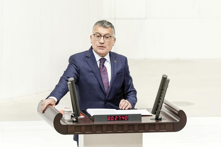 Tragedya hümanizma helenizma... Hiçbirinden çakmayan bir yörük