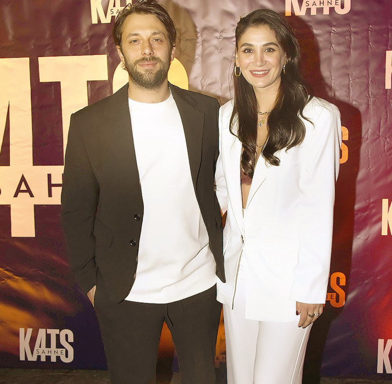  Demet çok cici bir kız