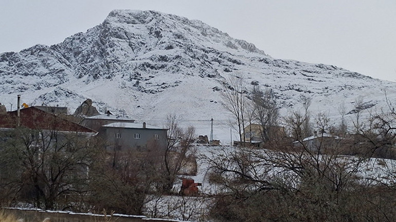 11 Aralık bölge bölge hava durumu... Meteorolojiden kar, sağanak, pus ve sis uyarısı | Mardinde bir mahalle sular altında kaldı